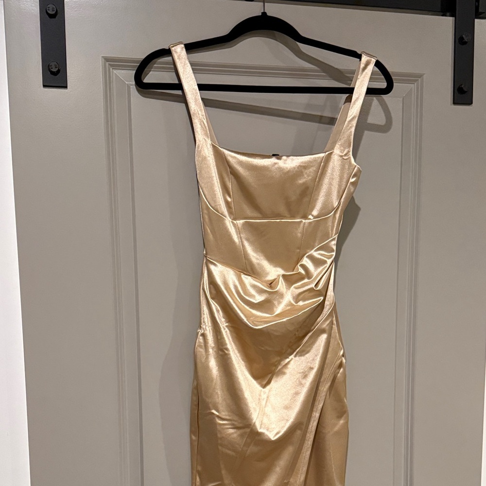 Windsor Rebecca Satin Slim Fit Gold Dress